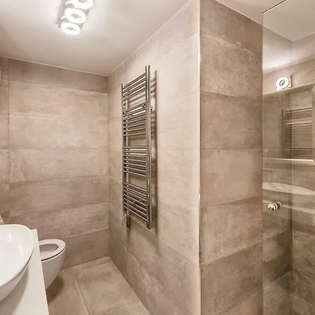 Guest house And Viktoria 3*