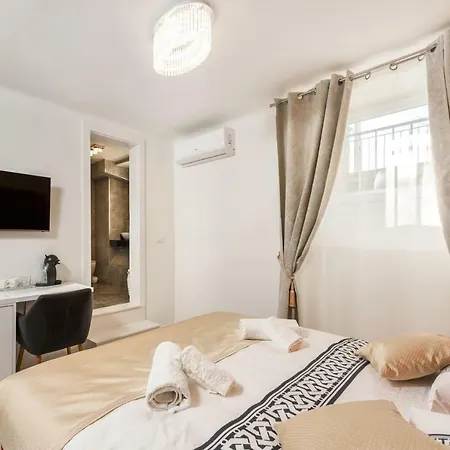 And Viktoria Guest house Split