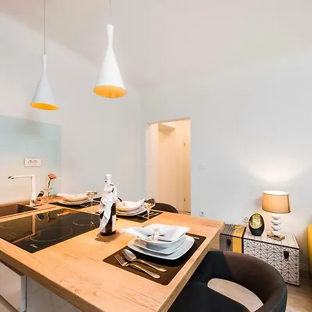 Guest house And Viktoria 3*